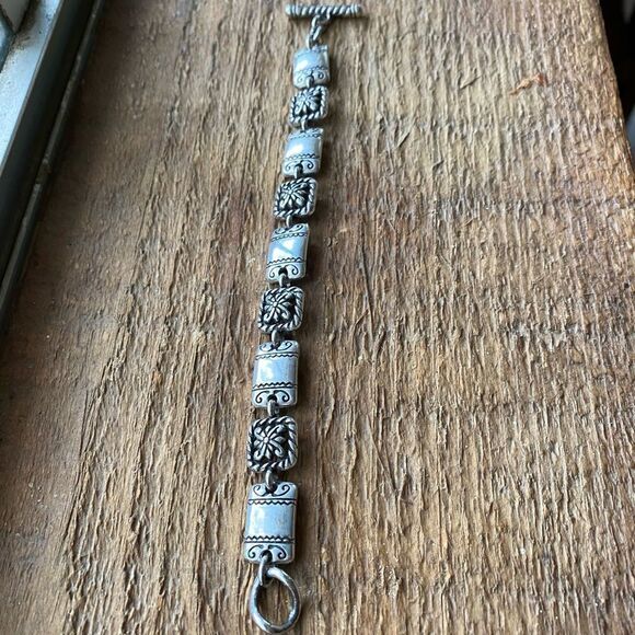 BRIGHTON vintage silver‎ scrolled square link toggle clasp bracelet - Picture 2 of 6